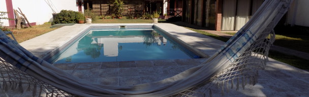 VENDO – APTA CREDITO – ARGUELLO – 3 DORM. 2 BAÑOS – SUITTE – QUINCHO – PISCINA – DEP. DE SERVICIO – 1 PLANTA